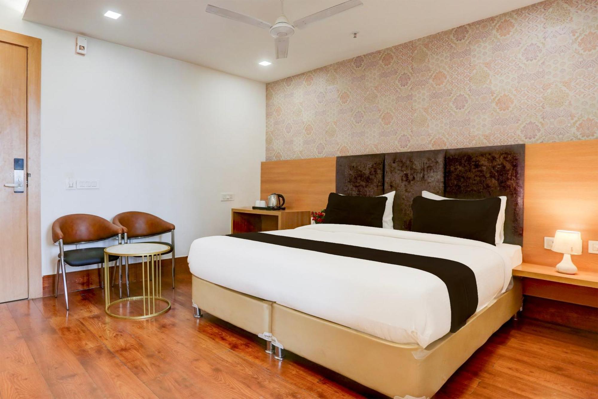 Palette Calista Premium Resort Samalkha Buitenkant foto